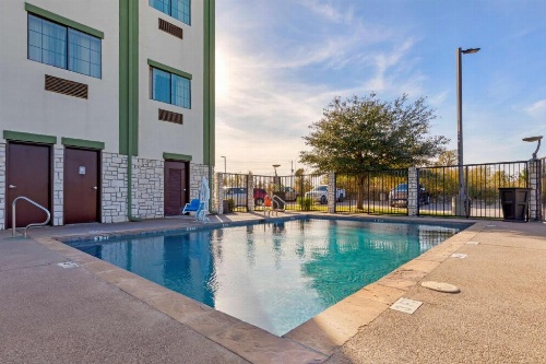 Best Western Plus La Grange Inn And Suites image 14